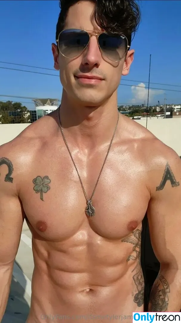 itsmetylerjames nude photo #0035 (itsmetylerjames)