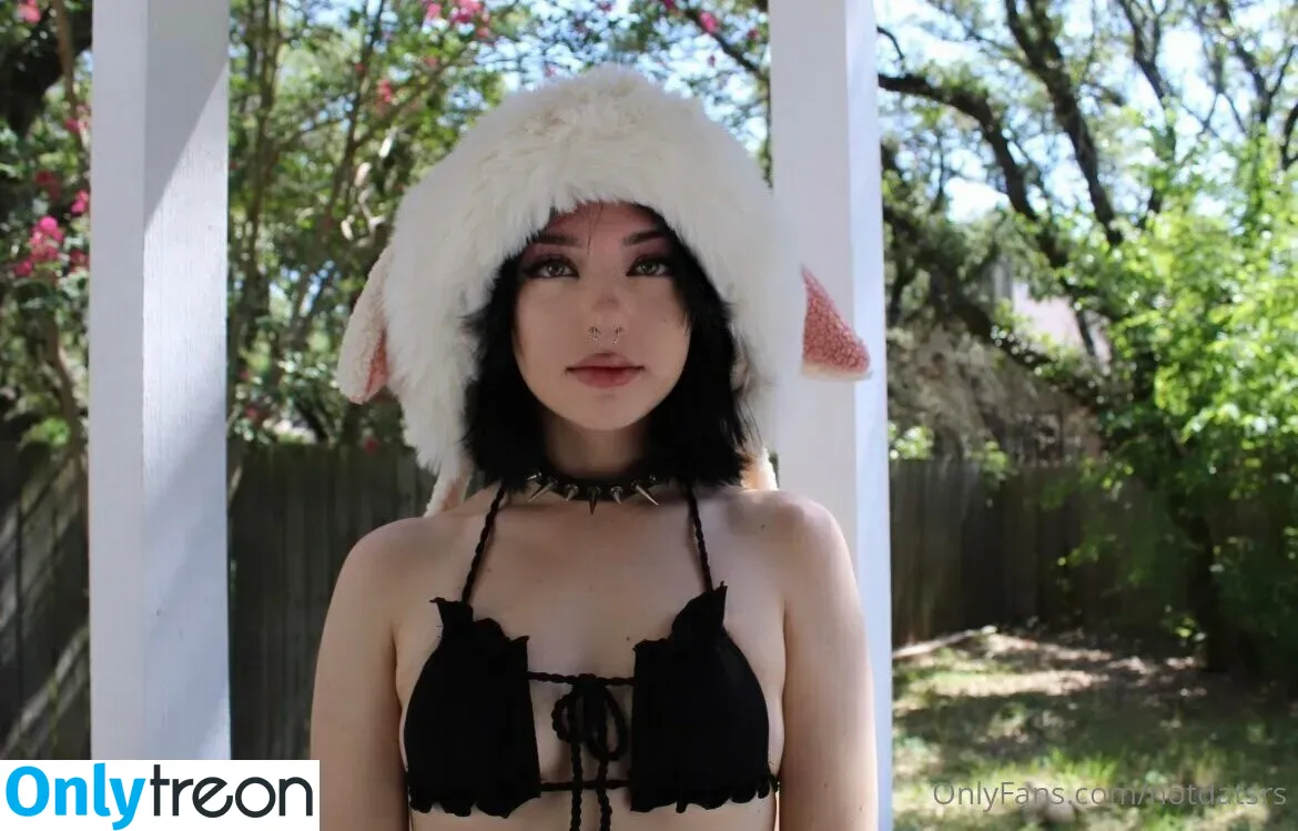 ItsNotDatSrs nude photo #0003 (Notdatsrs / lilredvlvt / liz)