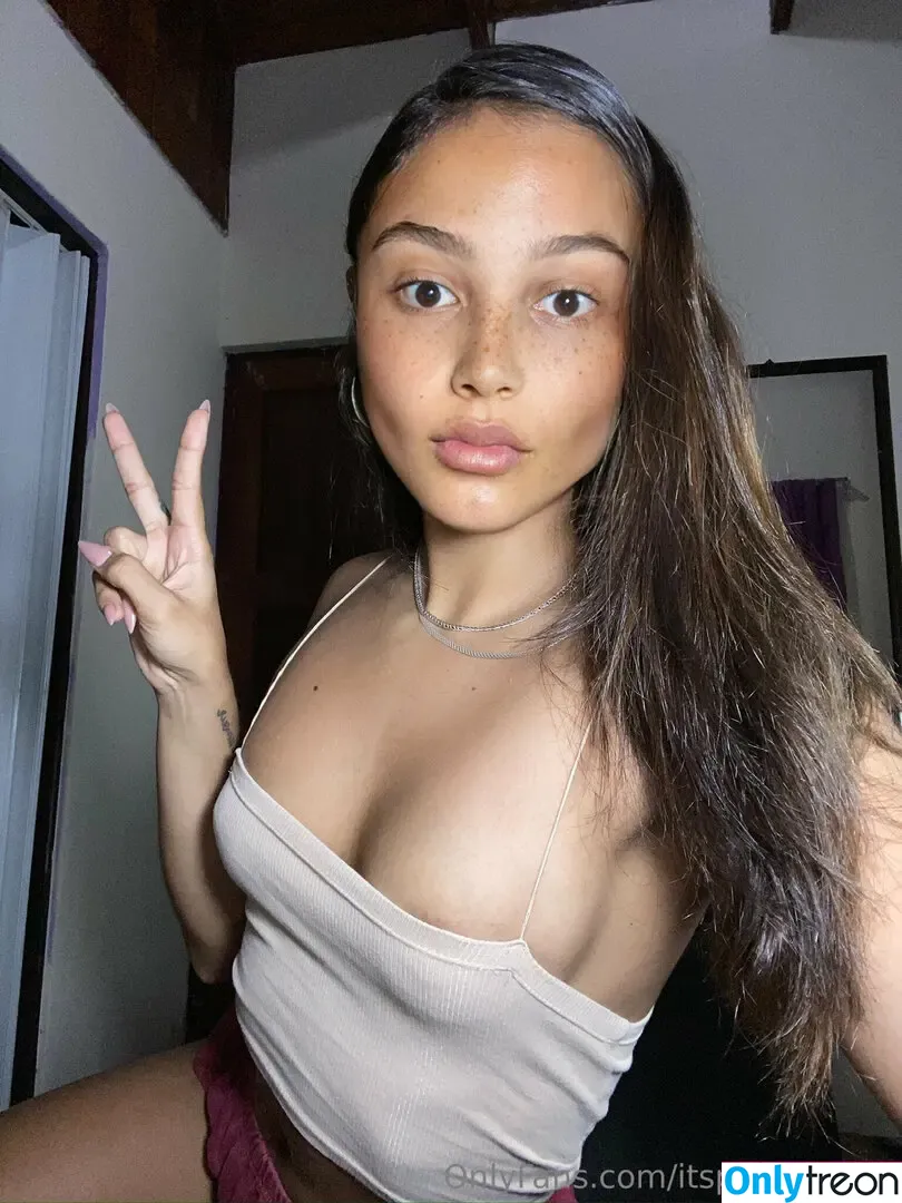 itsprincessivy nude photo #0001 (itsprincesstayy)