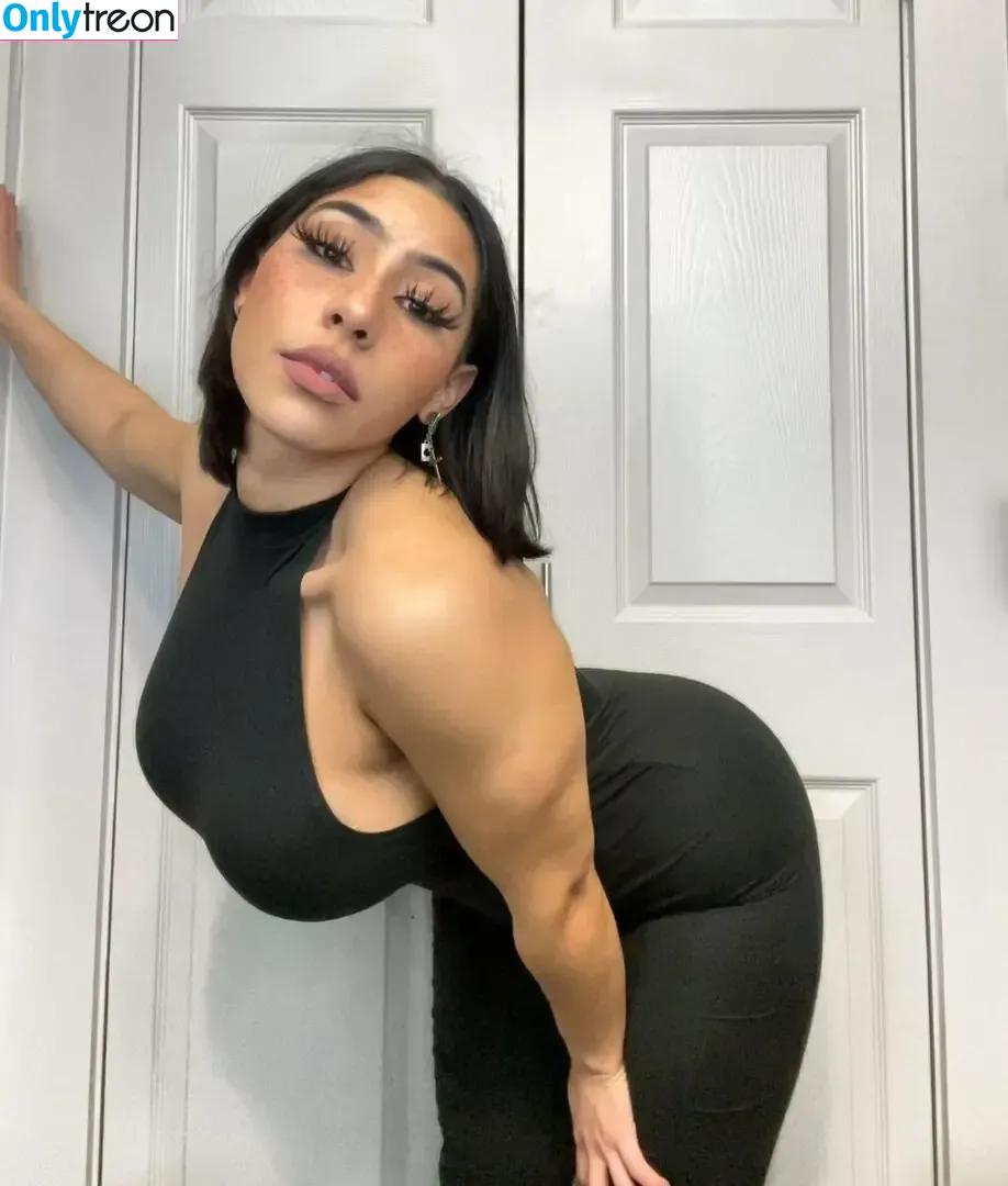 itssarapr nude photo #0112 (itssarapr)