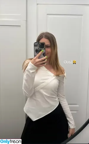 itsSky / itsSkyLOL nude photo #0092