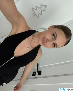 itsSky / itsSkyLOL nude photo #0094