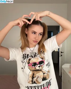 itsSky / itsSkyLOL nude photo #0095
