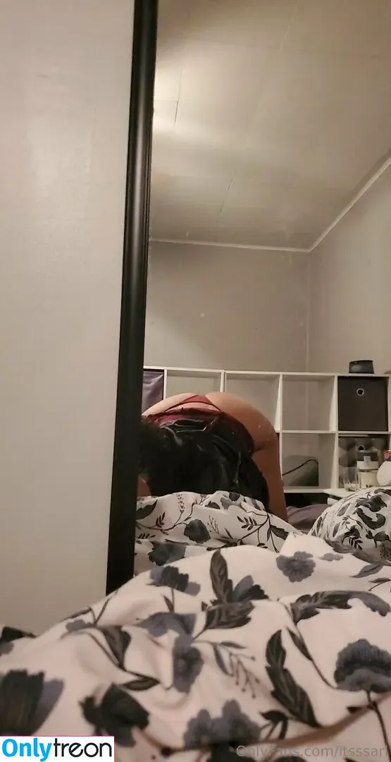 itsssari nude photo #0022 (itsss.ari__)