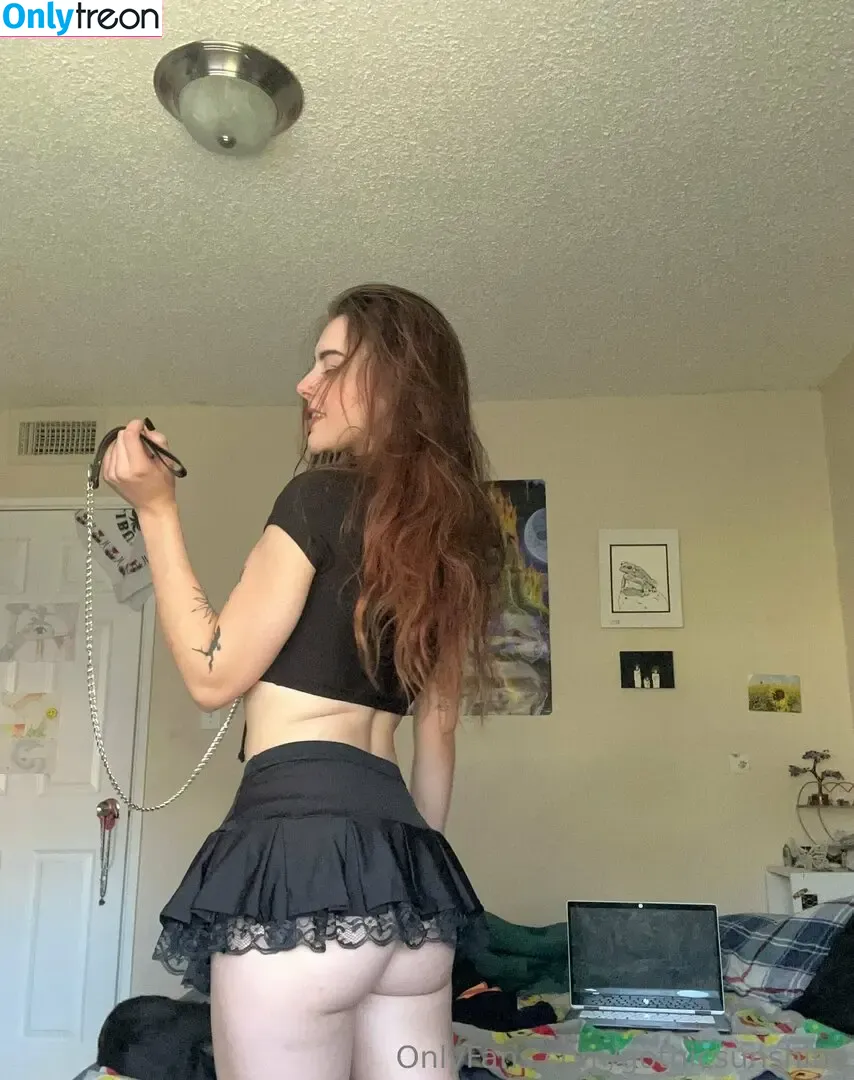 Itssummerxo nude photo #0005 (Gothicsunshine / altgirlsummer)