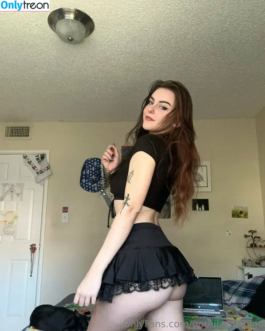 Itssummerxo nude photo #0008 (Gothicsunshine / altgirlsummer)