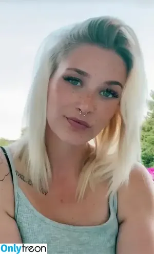  nude photo #0004
