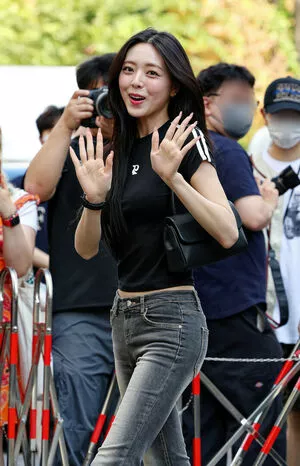 itzy.all.in.us / Shin Yu Na / Yuna ITZY / 유나 nude photo #0045