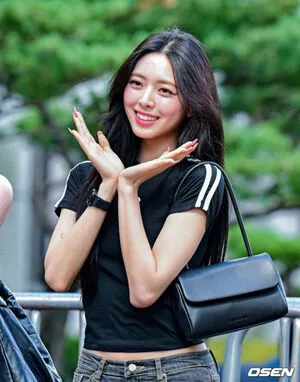 itzy.all.in.us / Shin Yu Na / Yuna ITZY / 유나 nude photo #0056