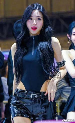 itzy.all.in.us / Shin Yu Na / Yuna ITZY / 유나 nude photo #0061