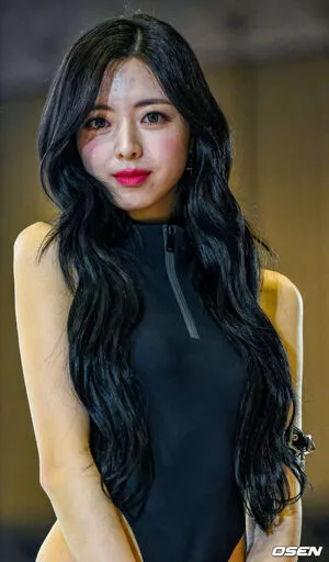 itzy.all.in.us / Shin Yu Na / Yuna ITZY / 유나 nude photo #0064
