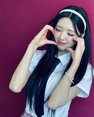 itzy.all.in.us / Shin Yu Na / Yuna ITZY / 유나 nude photo #0071