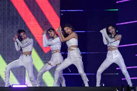 itzy.all.in.us / Shin Yu Na / Yuna ITZY / 유나 nude photo #0078