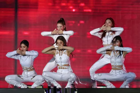 itzy.all.in.us / Shin Yu Na / Yuna ITZY / 유나 nude photo #0081