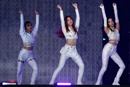 itzy.all.in.us / Shin Yu Na / Yuna ITZY / 유나 nude photo #0093