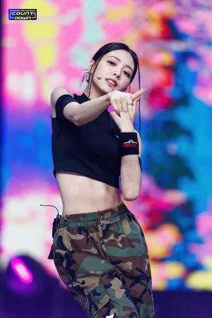 itzy.all.in.us / Shin Yu Na / Yuna ITZY / 유나 nude photo #0108