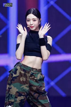 itzy.all.in.us / Shin Yu Na / Yuna ITZY / 유나 nude photo #0113