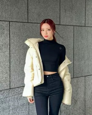 itzy.all.in.us / Shin Yu Na / Yuna ITZY / 유나 nude photo #0123
