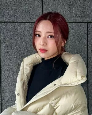 itzy.all.in.us / Shin Yu Na / Yuna ITZY / 유나 nude photo #0125