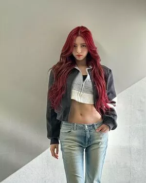 itzy.all.in.us / Shin Yu Na / Yuna ITZY / 유나 nude photo #0126