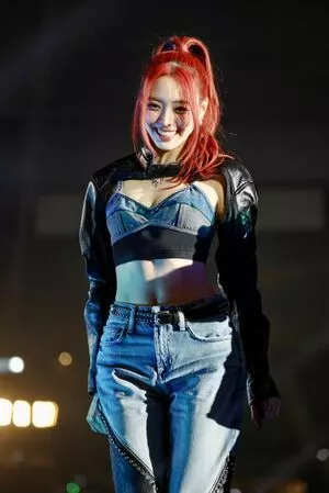 itzy.all.in.us / Shin Yu Na / Yuna ITZY / 유나 nude photo #0142