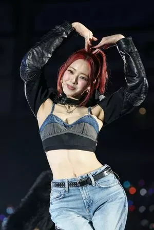 itzy.all.in.us / Shin Yu Na / Yuna ITZY / 유나 nude photo #0143