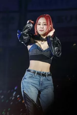 itzy.all.in.us / Shin Yu Na / Yuna ITZY / 유나 nude photo #0144