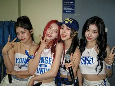 itzy.all.in.us / Shin Yu Na / Yuna ITZY / 유나 nude photo #0177