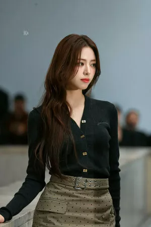 itzy.all.in.us / Shin Yu Na / Yuna ITZY / 유나 nude photo #0190