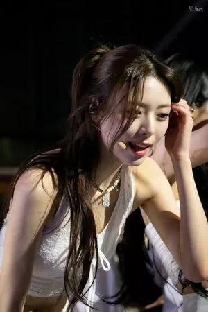 itzy.all.in.us / Shin Yu Na / Yuna ITZY / 유나 nude photo #0212