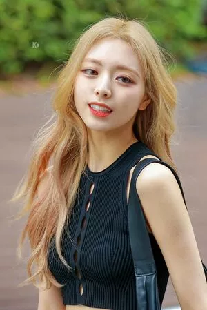 itzy.all.in.us / Shin Yu Na / Yuna ITZY / 유나 nude photo #0216
