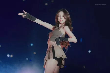 itzy.all.in.us / Shin Yu Na / Yuna ITZY / 유나 nude photo #0219