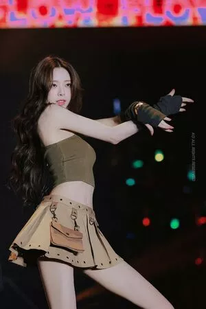 itzy.all.in.us / Shin Yu Na / Yuna ITZY / 유나 nude photo #0221