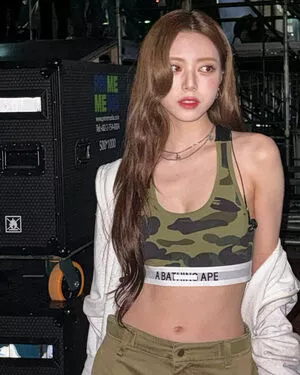 itzy.all.in.us / Shin Yu Na / Yuna ITZY / 유나 nude photo #0226