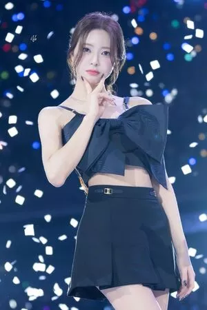 itzy.all.in.us / Shin Yu Na / Yuna ITZY / 유나 nude photo #0233