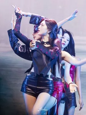 itzy.all.in.us / Shin Yu Na / Yuna ITZY / 유나 nude photo #0267