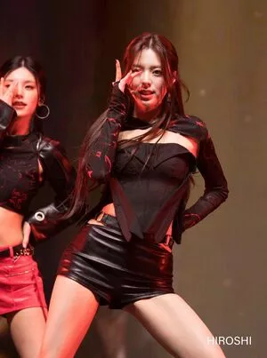 itzy.all.in.us / Shin Yu Na / Yuna ITZY / 유나 nude photo #0269
