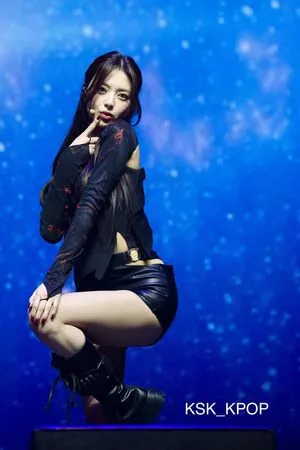 itzy.all.in.us / Shin Yu Na / Yuna ITZY / 유나 nude photo #0272