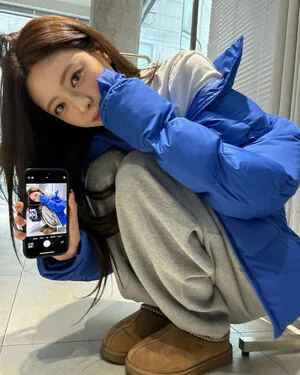 itzy.all.in.us / Shin Yu Na / Yuna ITZY / 유나 nude photo #0283