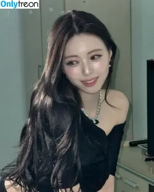 itzy.all.in.us / Shin Yu Na / Yuna ITZY / 유나 nude photo #0296