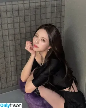 itzy.all.in.us / Shin Yu Na / Yuna ITZY / 유나 nude photo #0298