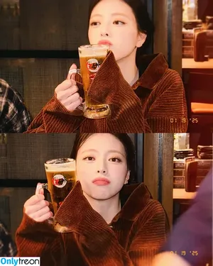 itzy.all.in.us / Shin Yu Na / Yuna ITZY / 유나 nude photo #0301
