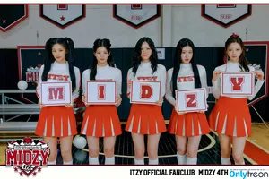 itzy.all.in.us / Shin Yu Na / Yuna ITZY / 유나 nude photo #0305