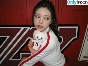 itzy.all.in.us / Shin Yu Na / Yuna ITZY / 유나 nude photo #0314