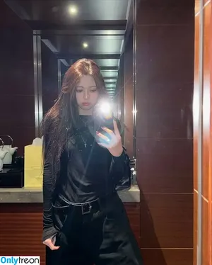 itzy.all.in.us / Shin Yu Na / Yuna ITZY / 유나 nude photo #0321