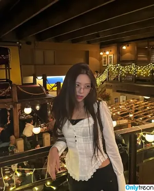 itzy.all.in.us / Shin Yu Na / Yuna ITZY / 유나 nude photo #0327