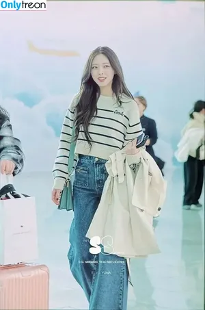 itzy.all.in.us / Shin Yu Na / Yuna ITZY / 유나 nude photo #0337