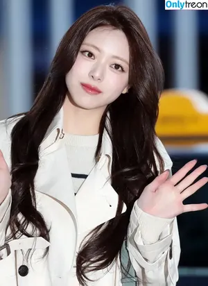itzy.all.in.us / Shin Yu Na / Yuna ITZY / 유나 nude photo #0356