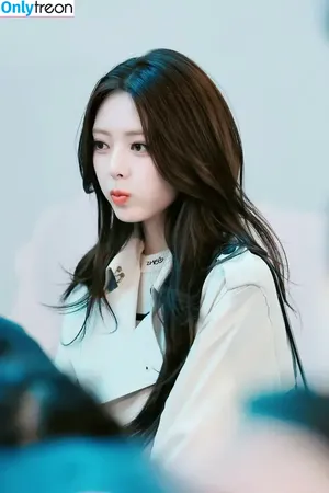 itzy.all.in.us / Shin Yu Na / Yuna ITZY / 유나 nude photo #0358