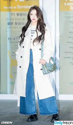 itzy.all.in.us / Shin Yu Na / Yuna ITZY / 유나 nude photo #0364